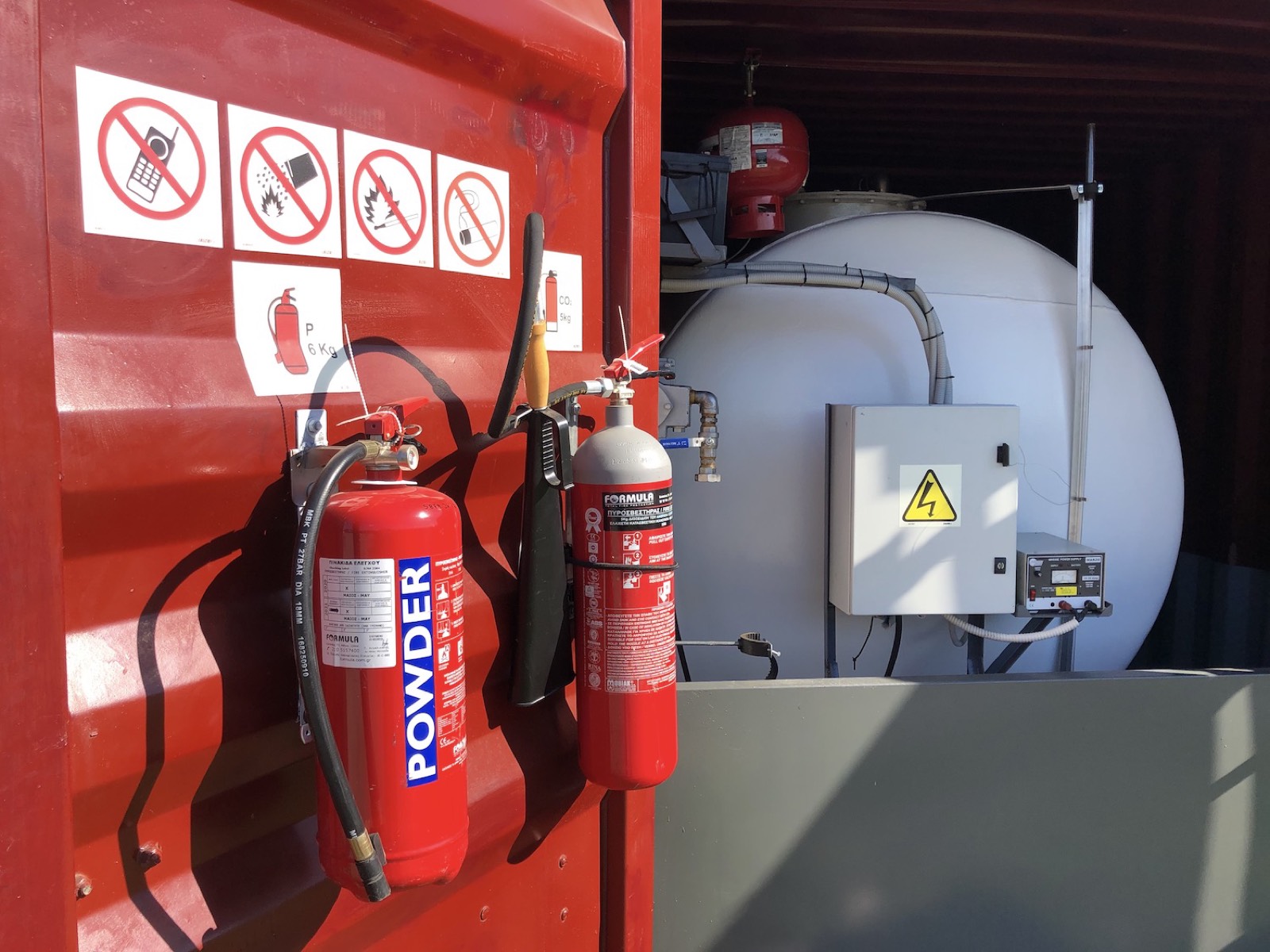 Refuelling container detail